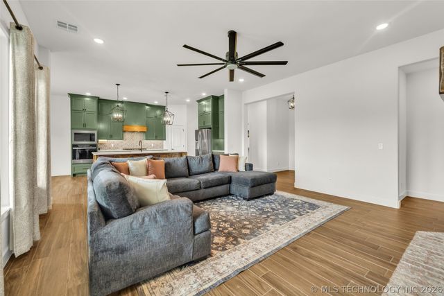 5796 S 254th East Avenue, Broken Arrow, OK 74014