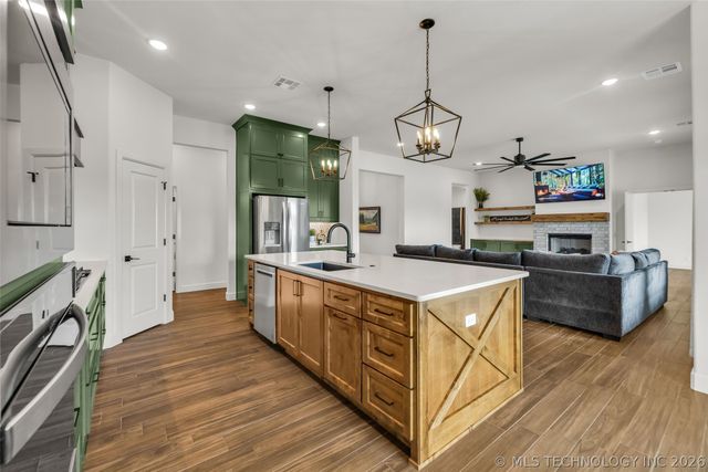 5796 S 254th East Avenue, Broken Arrow, OK 74014