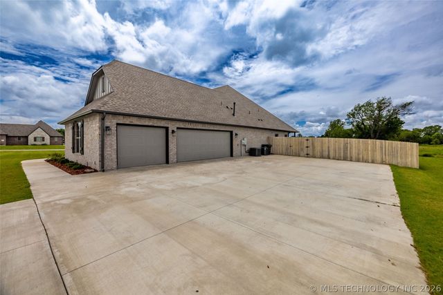 5796 S 254th East Avenue, Broken Arrow, OK 74014