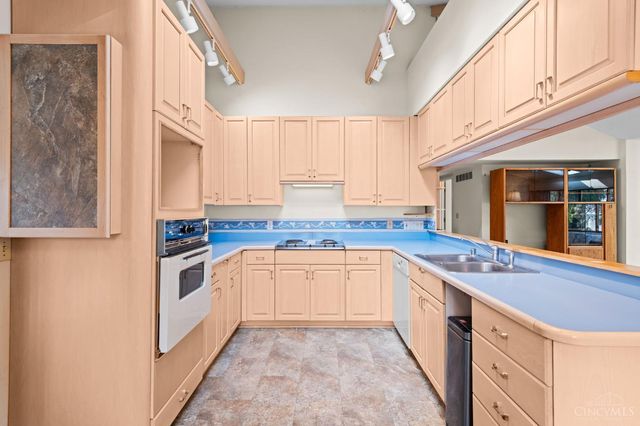 301 Wanoka Woods Drive, Terrace Park, OH 45174