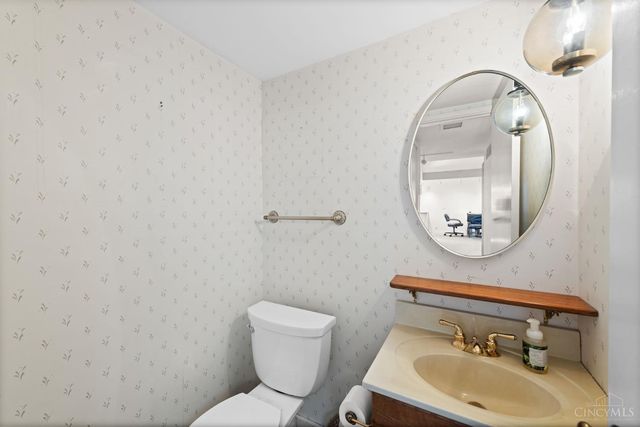 301 Wanoka Woods Drive, Terrace Park, OH 45174