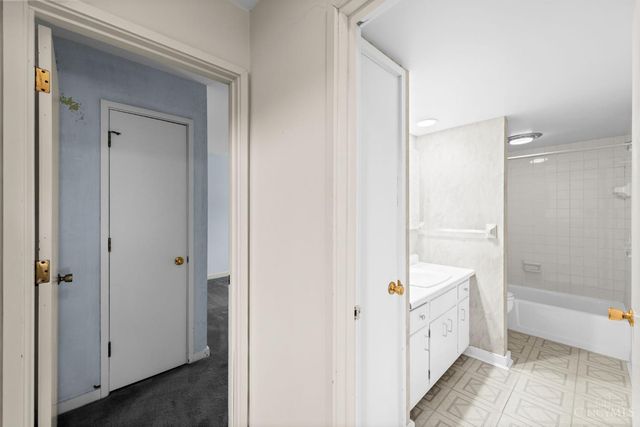 301 Wanoka Woods Drive, Terrace Park, OH 45174