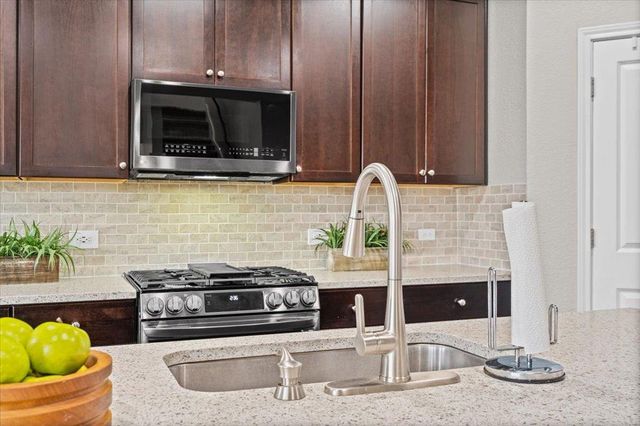 3716 Soft Shore LN, Pflugerville, TX 78660