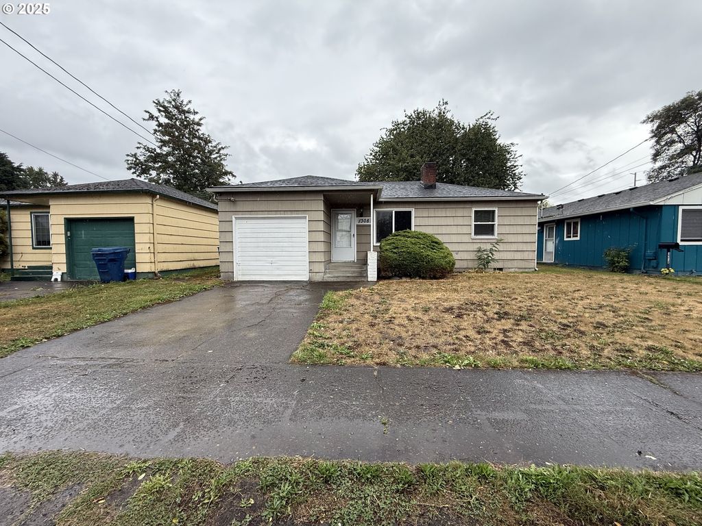 1308 S 3RD Ave, Kelso, WA 98626