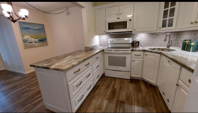 234 Pine Hov D-1, Greenacres, FL 33463