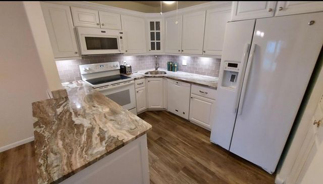 234 Pine Hov D-1, Greenacres, FL 33463