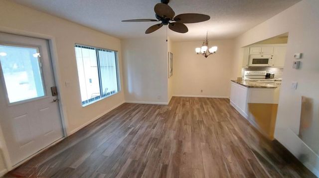 234 Pine Hov D-1, Greenacres, FL 33463
