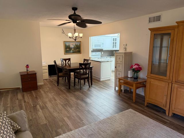 234 Pine Hov D-1, Greenacres, FL 33463
