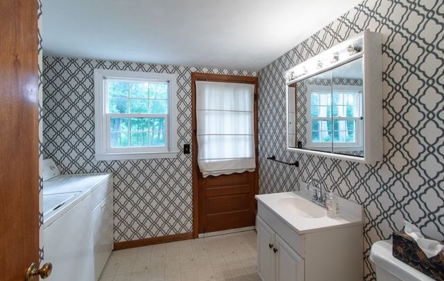 16 Crabapple Ln, Chelmsford, MA 01824