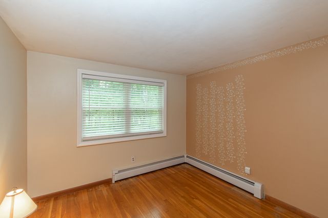 16 Crabapple Ln, Chelmsford, MA 01824