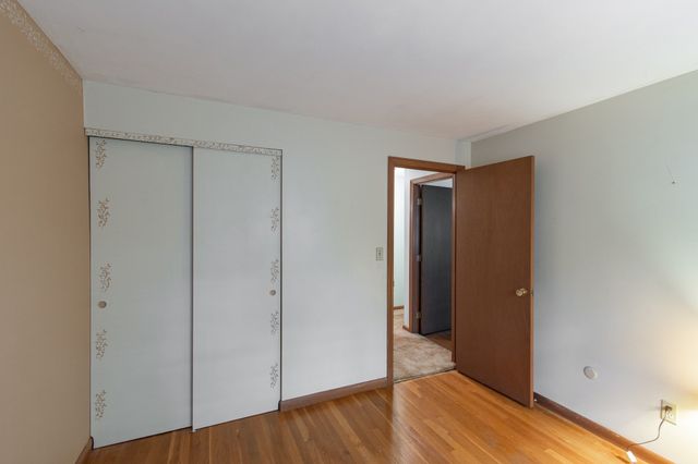 16 Crabapple Ln, Chelmsford, MA 01824