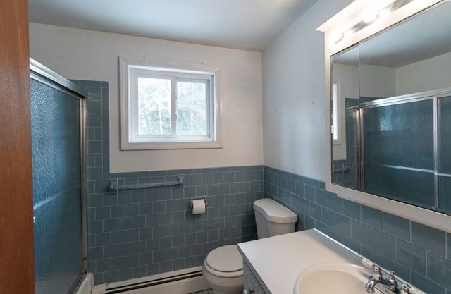 16 Crabapple Ln, Chelmsford, MA 01824