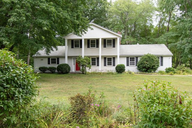 16 Crabapple Ln, Chelmsford, MA 01824