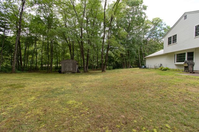 16 Crabapple Ln, Chelmsford, MA 01824
