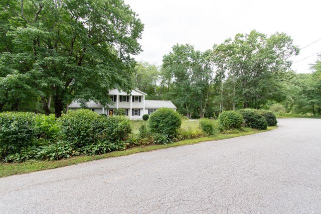 16 Crabapple Ln, Chelmsford, MA 01824