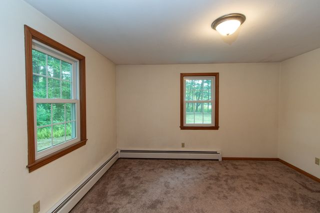 16 Crabapple Ln, Chelmsford, MA 01824