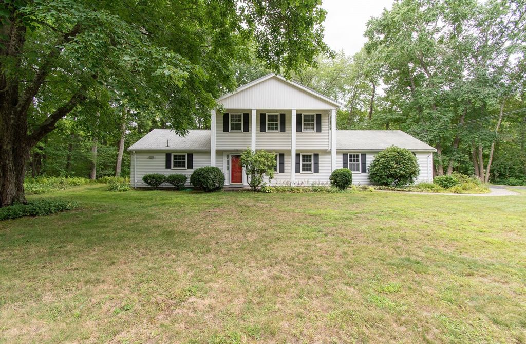 16 Crabapple Ln, Chelmsford, MA 01824