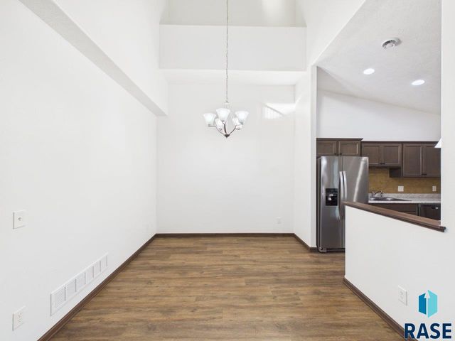 5919 S Bounty Pl Place, Sioux Falls, SD 57108