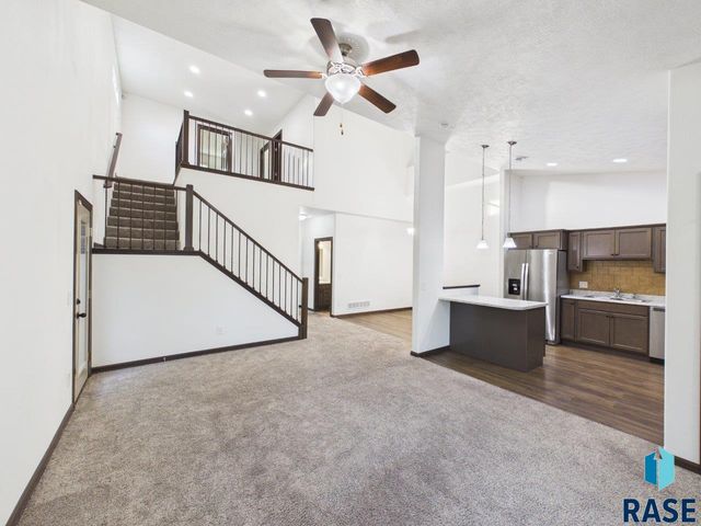 5919 S Bounty Pl Place, Sioux Falls, SD 57108