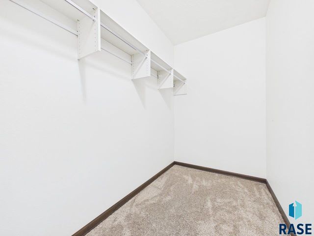 5919 S Bounty Pl Place, Sioux Falls, SD 57108