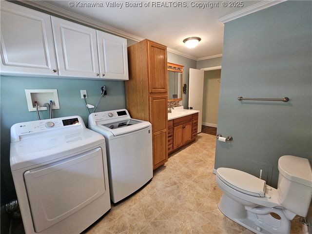 806 Whispering Way, South Charleston, WV 25303