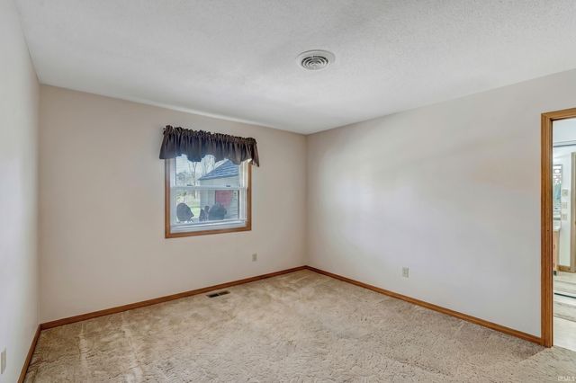 709B Arcadia Court, Kendallville, IN 46755