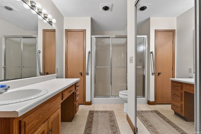 709B Arcadia Court, Kendallville, IN 46755