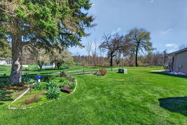 709B Arcadia Court, Kendallville, IN 46755