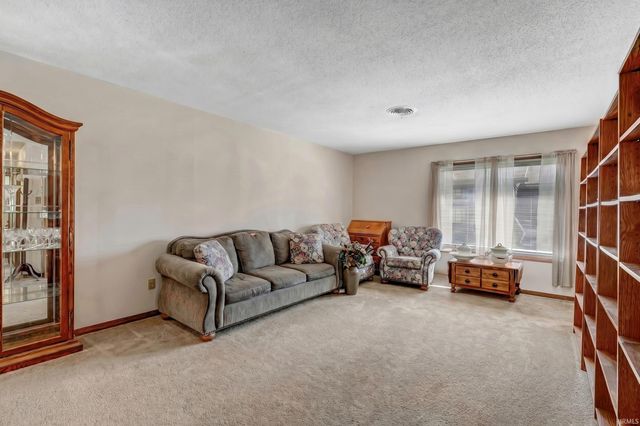 709B Arcadia Court, Kendallville, IN 46755