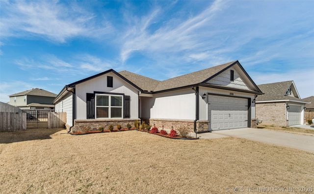 12504 N 132nd East Avenue, Collinsville, OK 74055