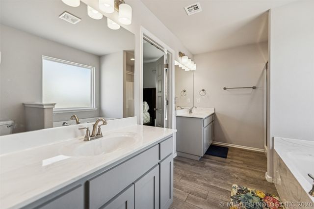 12504 N 132nd East Avenue, Collinsville, OK 74055