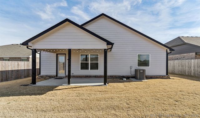 12504 N 132nd East Avenue, Collinsville, OK 74055