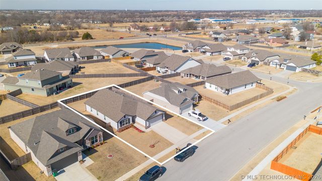 12504 N 132nd East Avenue, Collinsville, OK 74055