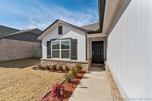 12504 N 132nd East Avenue, Collinsville, OK 74055