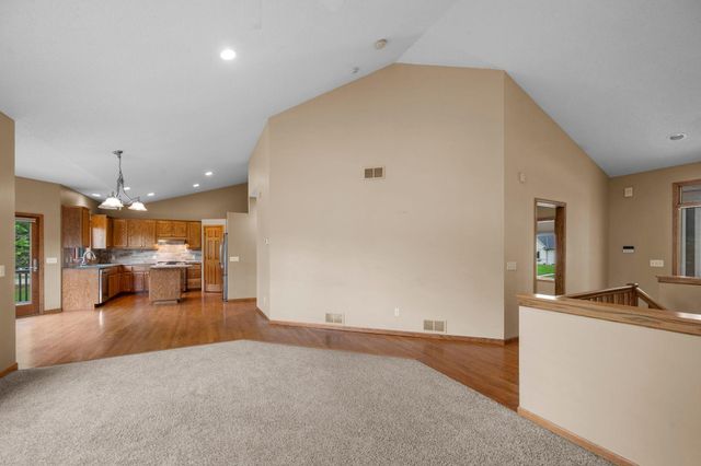3878 Arlington Drive, Woodbury, MN 55129