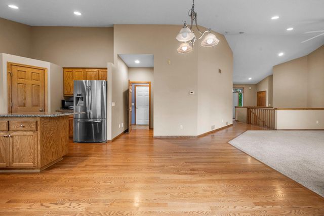 3878 Arlington Drive, Woodbury, MN 55129