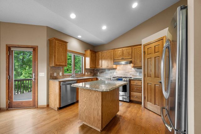 3878 Arlington Drive, Woodbury, MN 55129