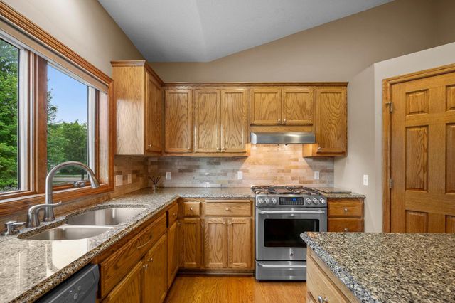 3878 Arlington Drive, Woodbury, MN 55129