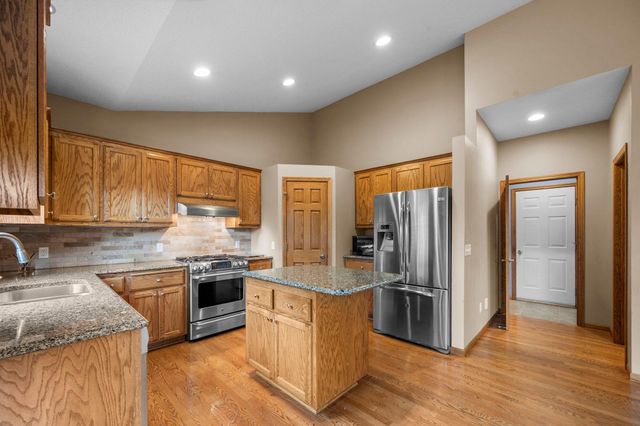 3878 Arlington Drive, Woodbury, MN 55129