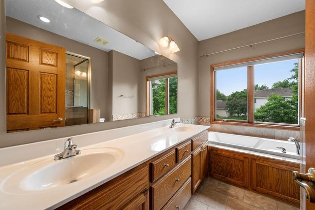 3878 Arlington Drive, Woodbury, MN 55129