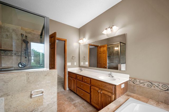 3878 Arlington Drive, Woodbury, MN 55129