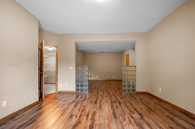 3878 Arlington Drive, Woodbury, MN 55129