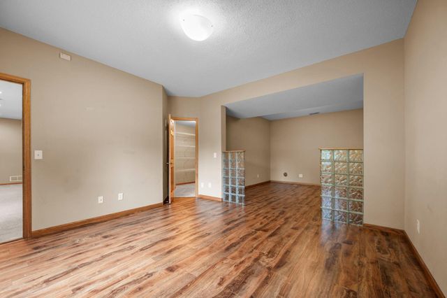 3878 Arlington Drive, Woodbury, MN 55129