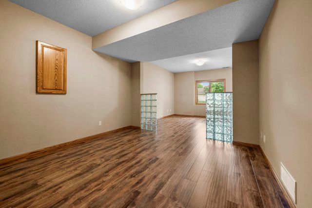 3878 Arlington Drive, Woodbury, MN 55129