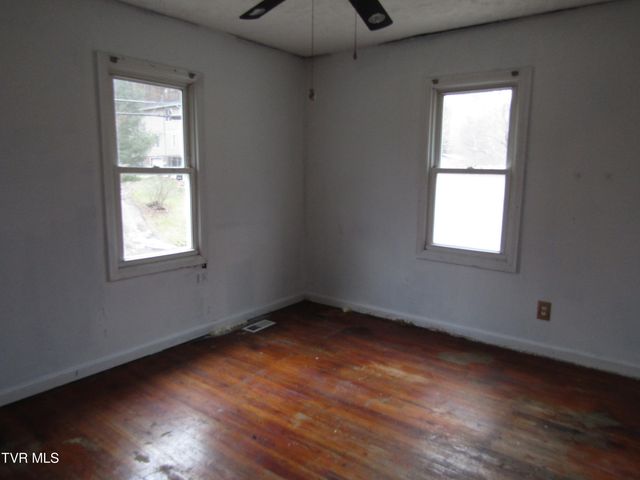 129 Fredrick Street, Kingsport, TN 37660