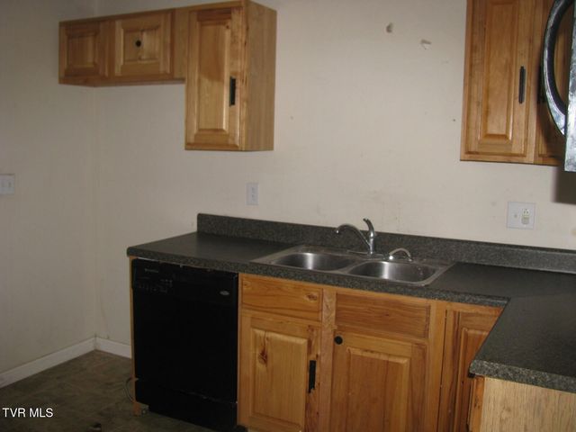 129 Fredrick Street, Kingsport, TN 37660