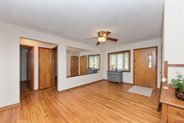 1811 Lois Lane, Goshen Twp, OH 45122