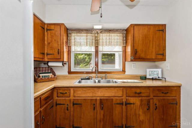 1811 Lois Lane, Goshen Twp, OH 45122