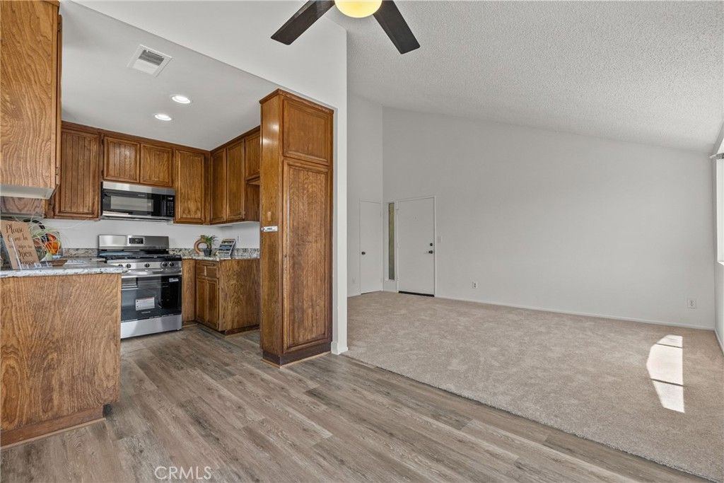 Image 11 of property listing at 18161 Sundowner 932, Canyon Country, CA 91387