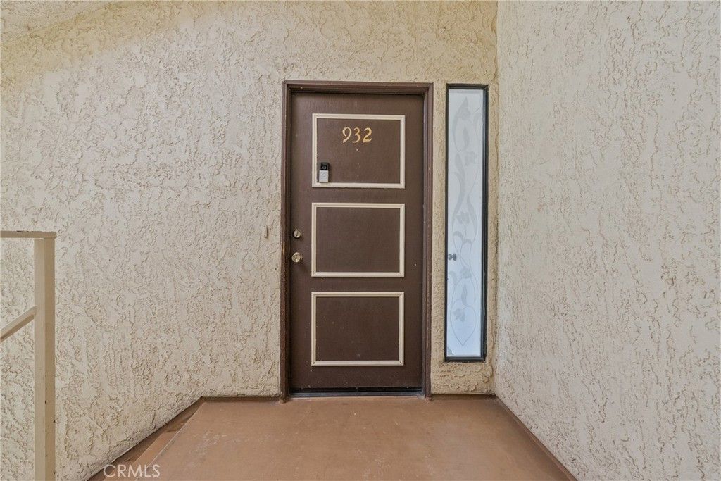 Image 2 of property listing at 18161 Sundowner 932, Canyon Country, CA 91387